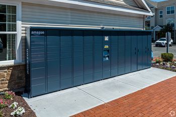 Amazon hub lockers
